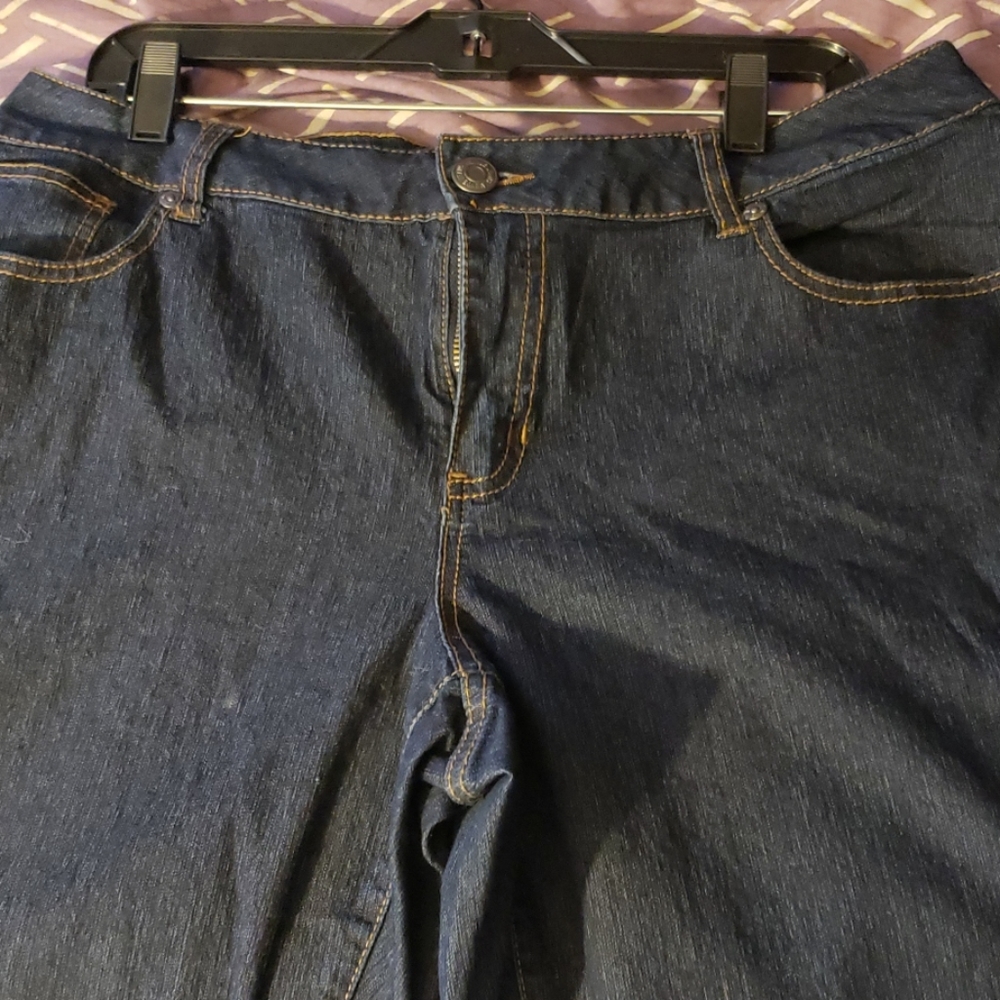 Jeans - Picture 2 of 3